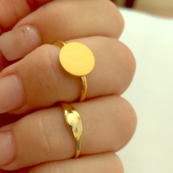 Gold rings - Picture 1 of 3